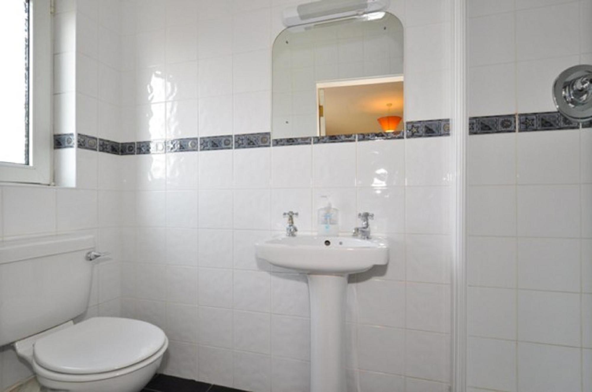 Lynfield Guest House Голуэй Экстерьер фото